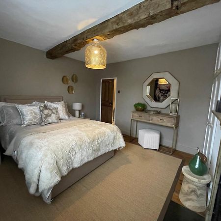 Entire Georgian Luxury Home - 3 Storey- High St Henley-In-Arden -Two Bedrooms-Sleeps 4 Kültér fotó