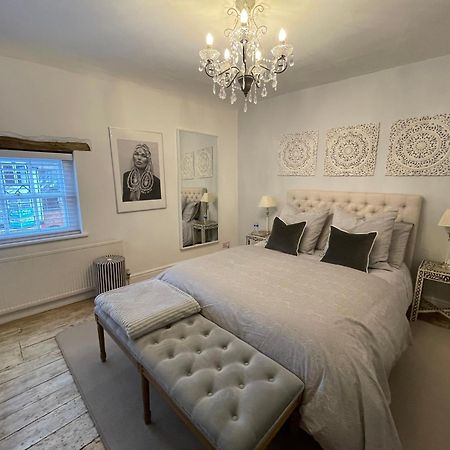 Entire Georgian Luxury Home - 3 Storey- High St Henley-In-Arden -Two Bedrooms-Sleeps 4 Kültér fotó