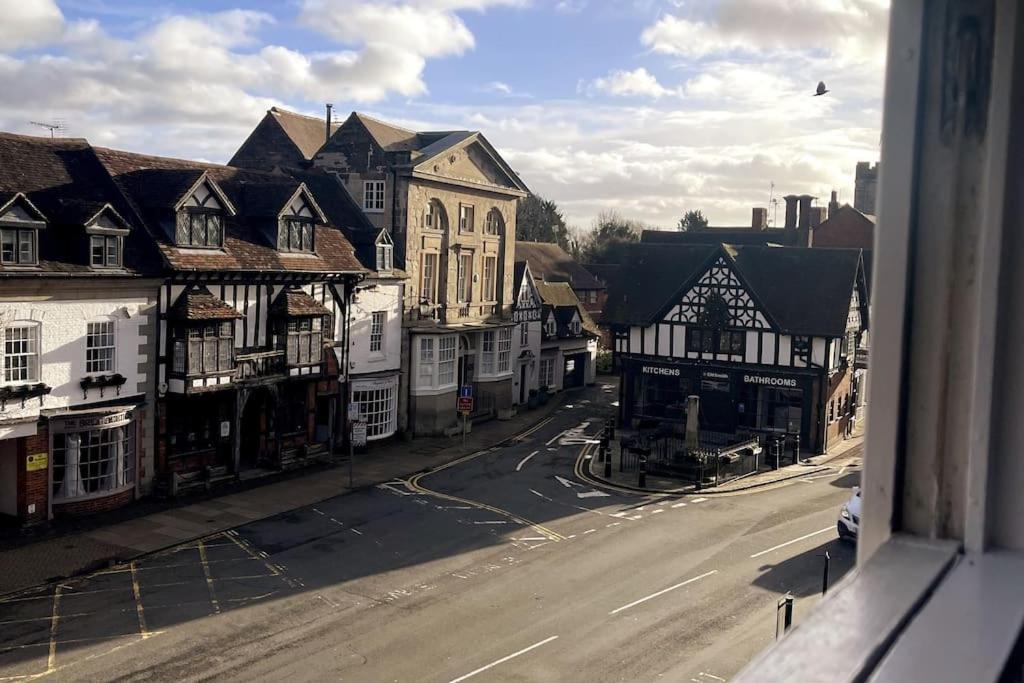 Entire Georgian Luxury Home - 3 Storey- High St Henley-In-Arden -Two Bedrooms-Sleeps 4 Kültér fotó