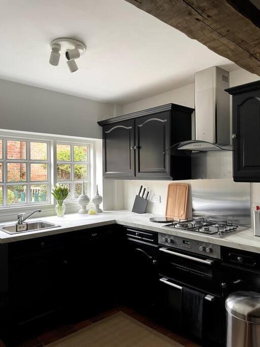 Entire Georgian Luxury Home - 3 Storey- High St Henley-In-Arden -Two Bedrooms-Sleeps 4 Kültér fotó