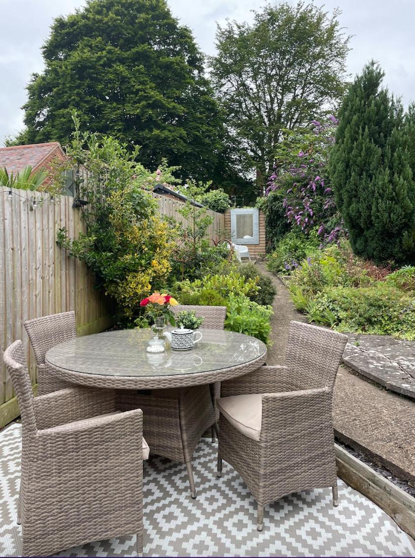 Entire Georgian Luxury Home - 3 Storey- High St Henley-In-Arden -Two Bedrooms-Sleeps 4 Kültér fotó
